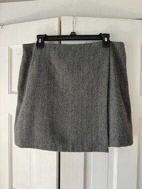 Uniqlo Gray Herringbone Skort